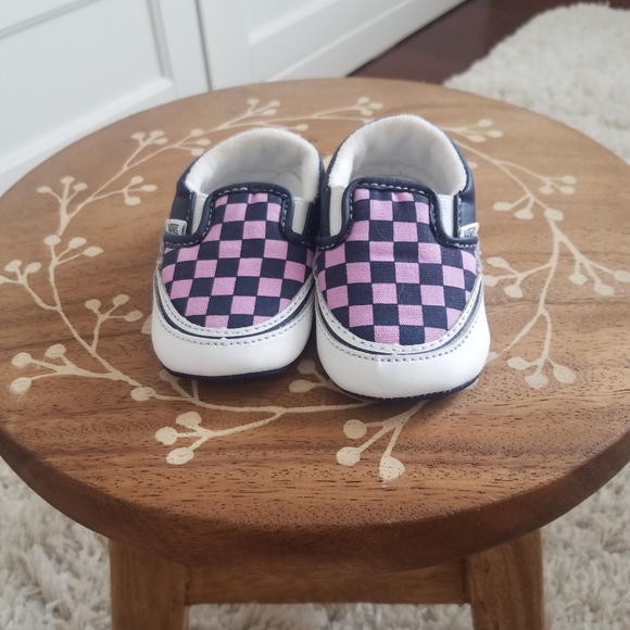 Van Shoes - Picture 2 of 3